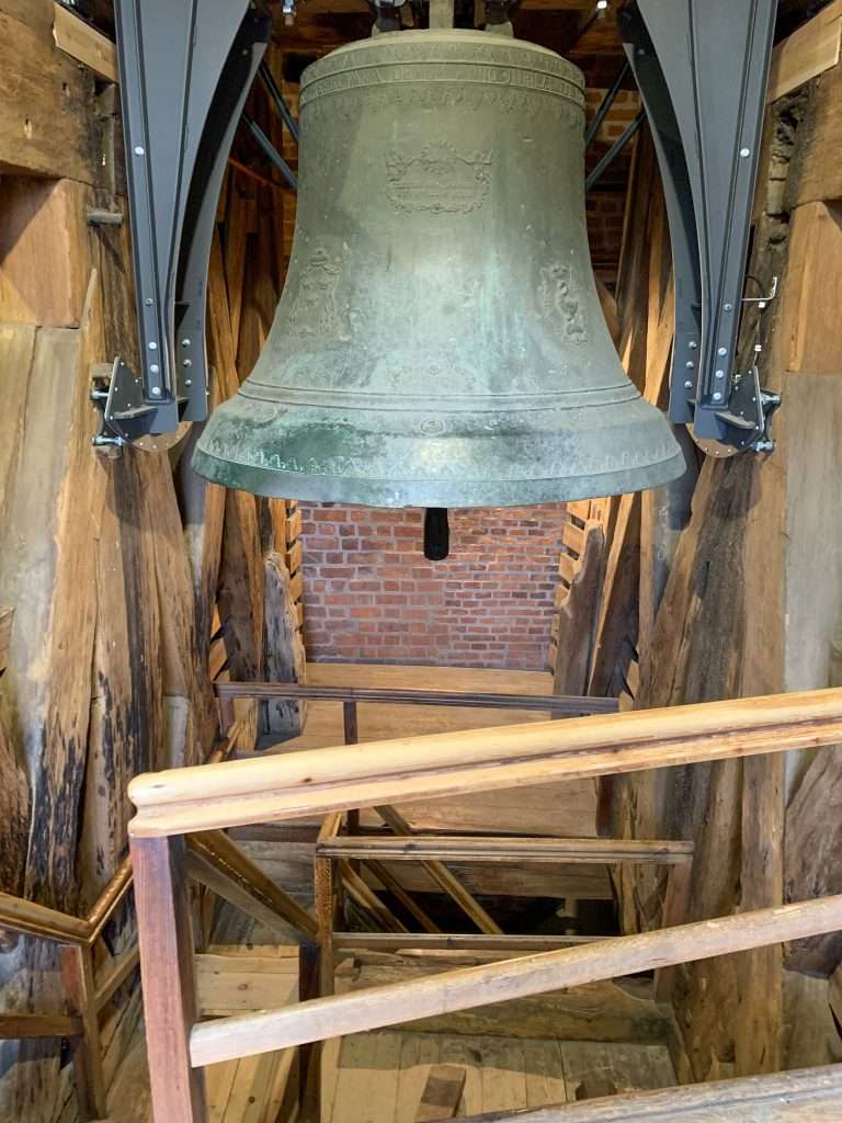 Image shows the Sigmund Bell in Wawel Cathedral