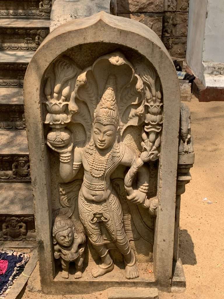 Image shows sculptures at the Ruwanwelisaya stupa in Anuradhapura, one of the best things to see in Sri Lanka 