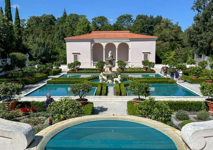 The Italian Renaissance Garden is one of 18 enclosed gardens at Hamilton Gardens. Classic Italian architecture, statues and pools of water feature in this garden.